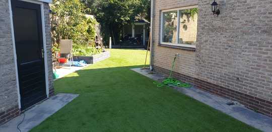 Natuurlijk ogend kunstgras